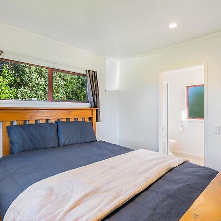 Cottage On Rutherford - Waikanae Holiday Home ภายนอก รูปภาพ