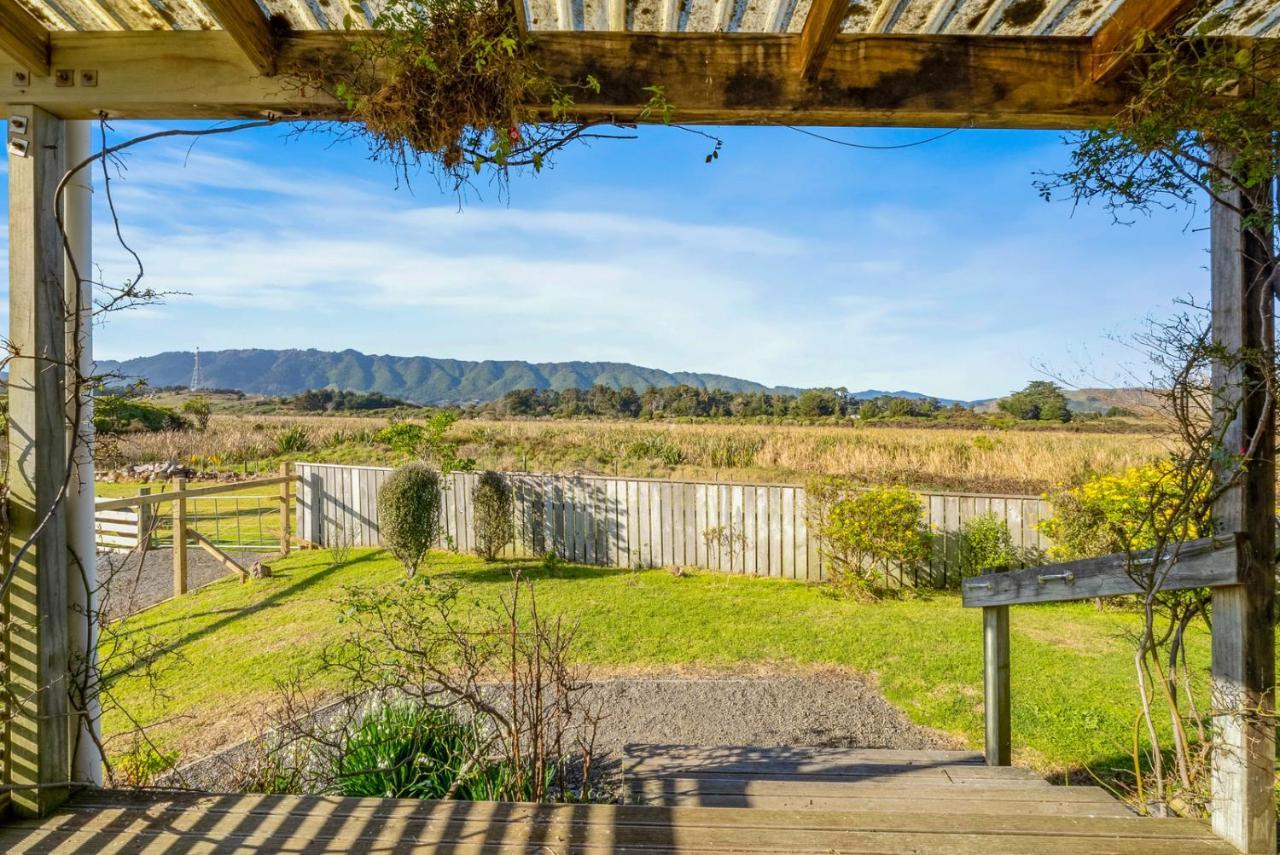 Cottage On Rutherford - Waikanae Holiday Home ภายนอก รูปภาพ